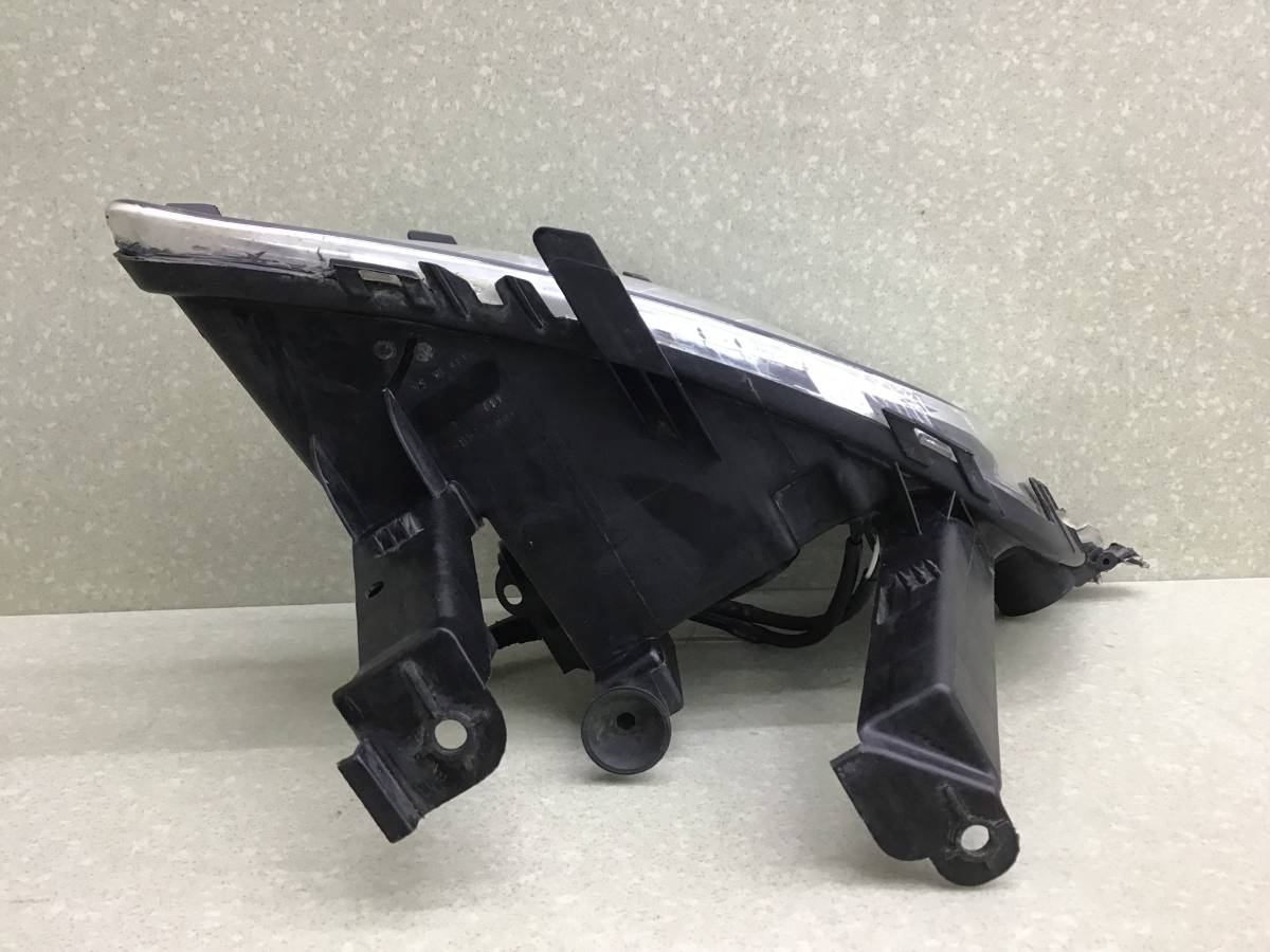 Фара противотуманная левая Opel Astra J (P10) 2009-2015 Фара противотуманная левая Opel Astra J (P10) 2009-2015