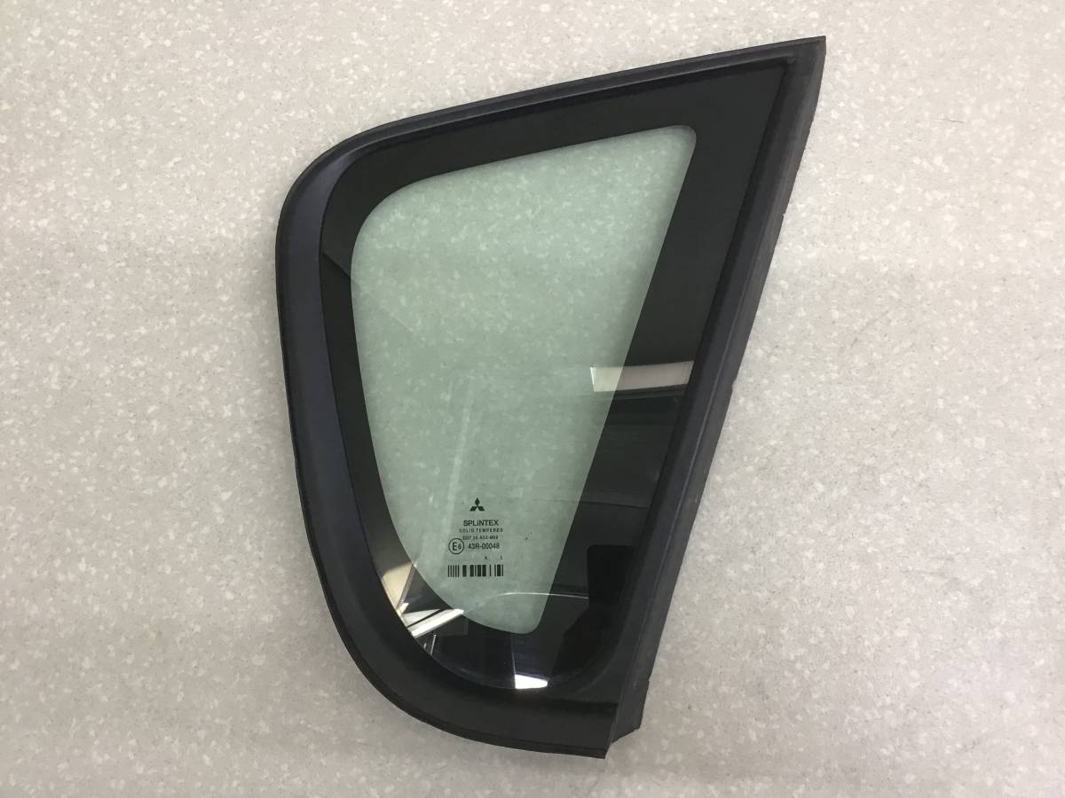 Стекло кузовное глухое правое Mitsubishi Colt (Z3) 2003-2012 Стекло кузовное глухое правое Mitsubishi Colt (Z3) 2003-2012