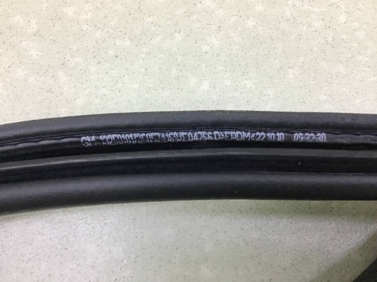 Уплотнитель багажника Opel Astra J (P10) 2009-2015 Уплотнитель багажника Opel Astra J (P10) 2009-2015