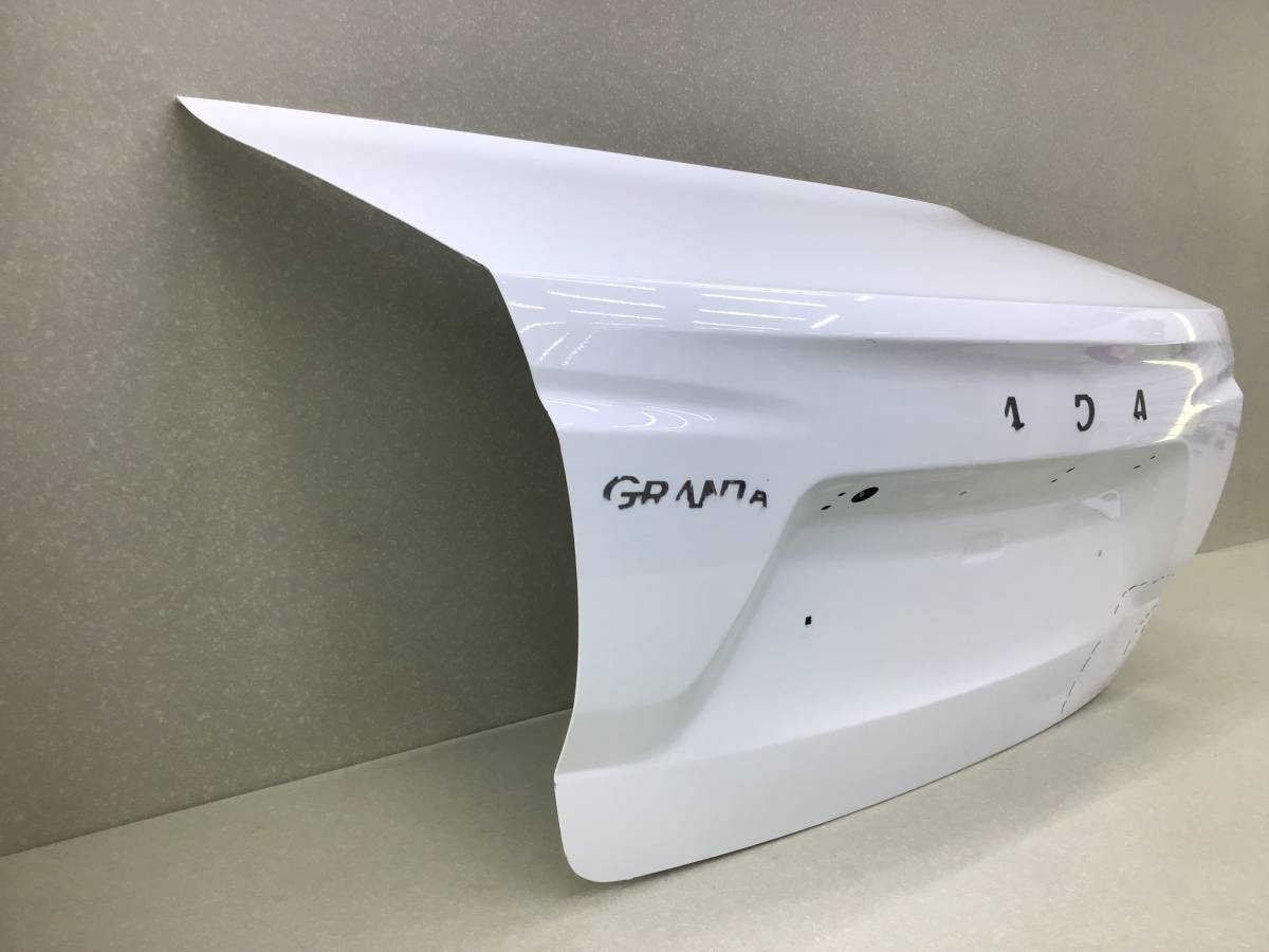 Крышка багажника Lada Granta (2190) 2011-н.в. Крышка багажника Lada Granta (2190) 2011-н.в.