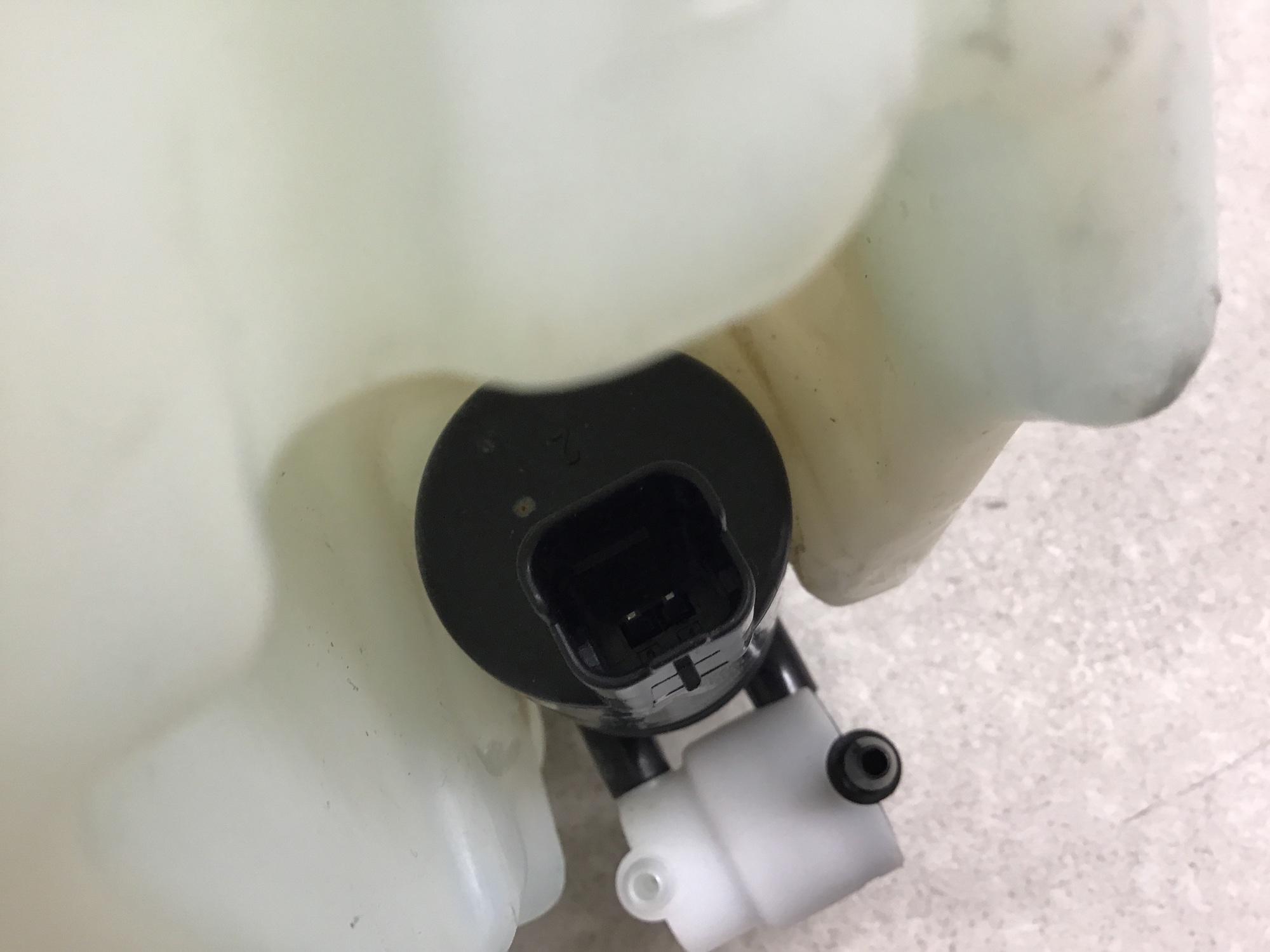 Бачок омывателя лобового стекла, Citroen C3 2009-2016