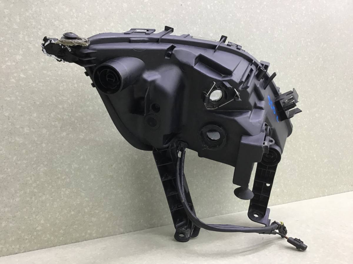 Фара противотуманная левая Opel Astra J (P10) 2009-2015 Фара противотуманная левая Opel Astra J (P10) 2009-2015