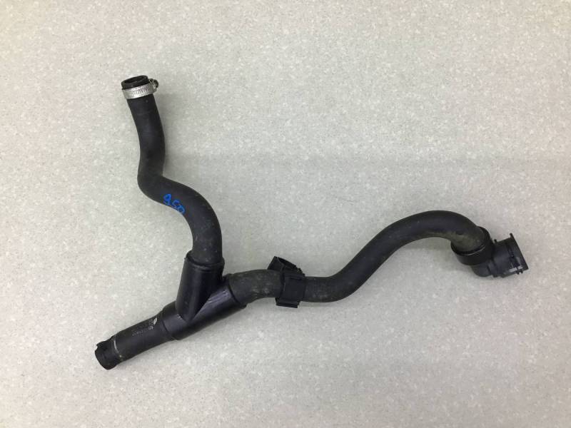 Патрубок отопителя Opel Astra J (P10) 2009-2015 Патрубок отопителя Opel Astra J (P10) 2009-2015