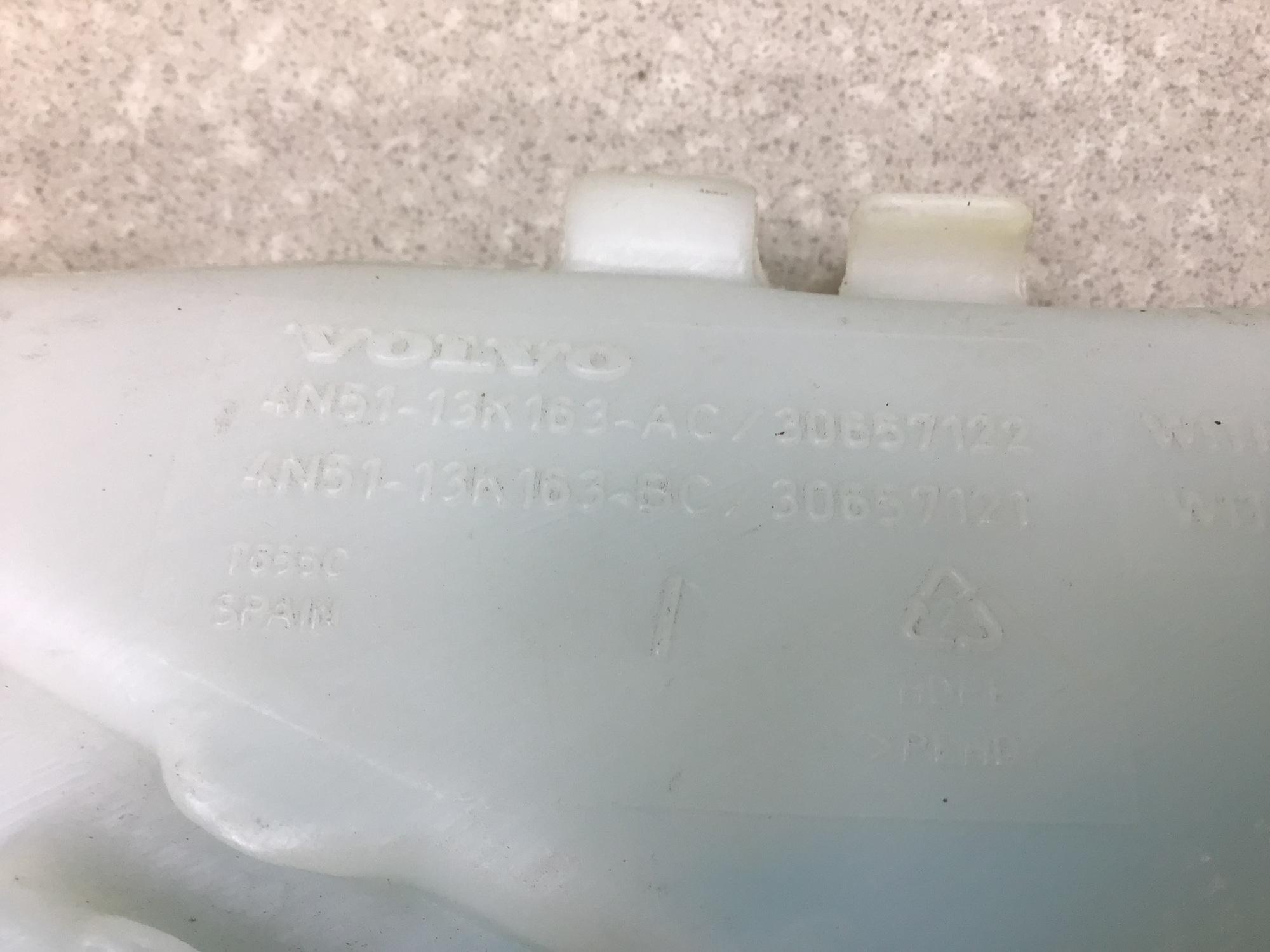 Бачок омывателя лобового стекла Volvo S40 (MS) 2004-2012