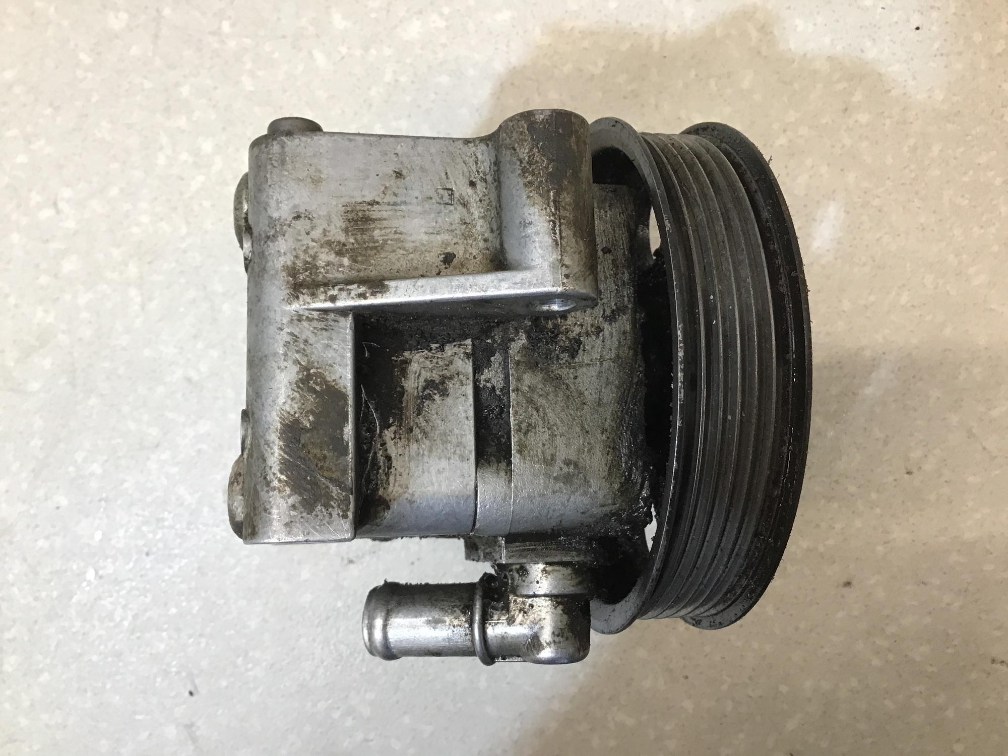 Насос гидроусилителя  Volvo S40 (MS) 2004-2012