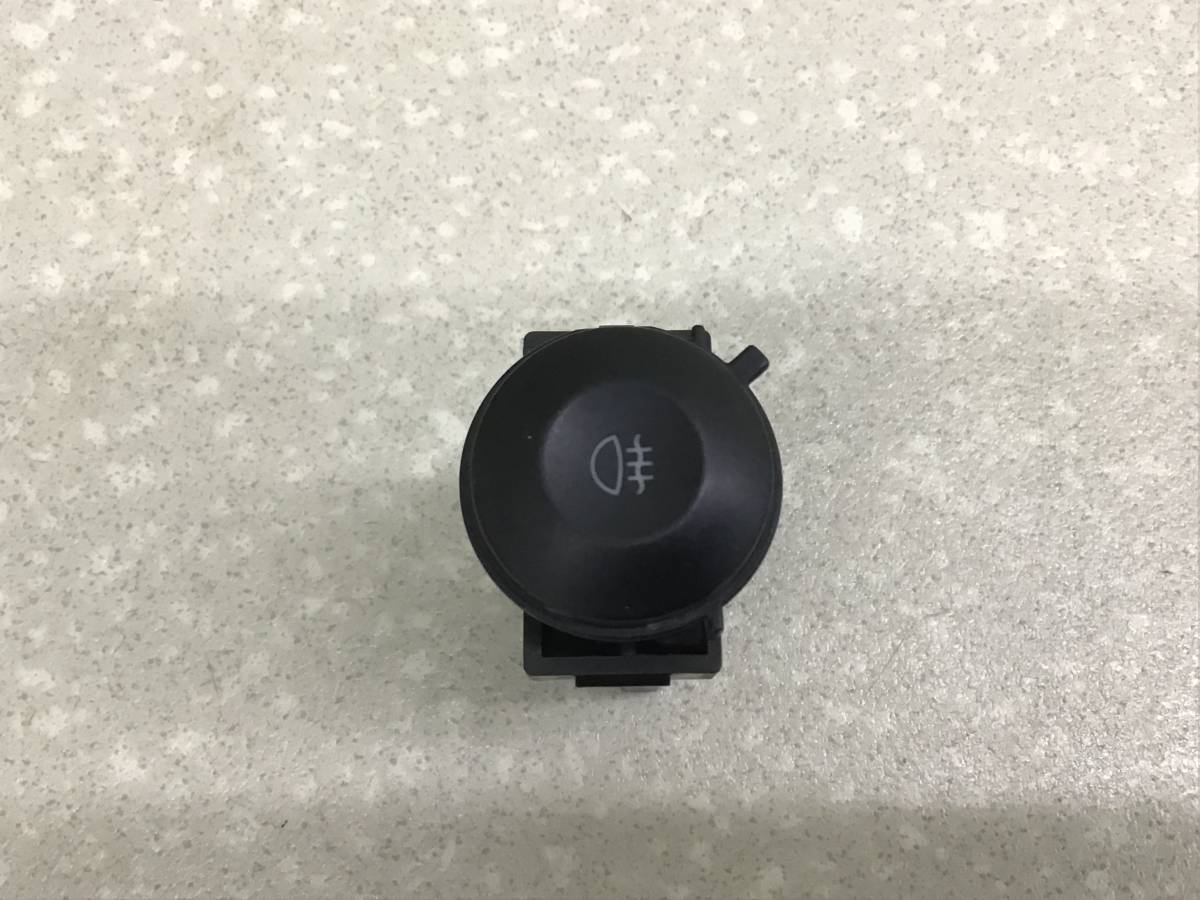 Кнопка противотуманки Mitsubishi Colt (Z3) 2003-2012 Кнопка противотуманки Mitsubishi Colt (Z3) 2003-2012