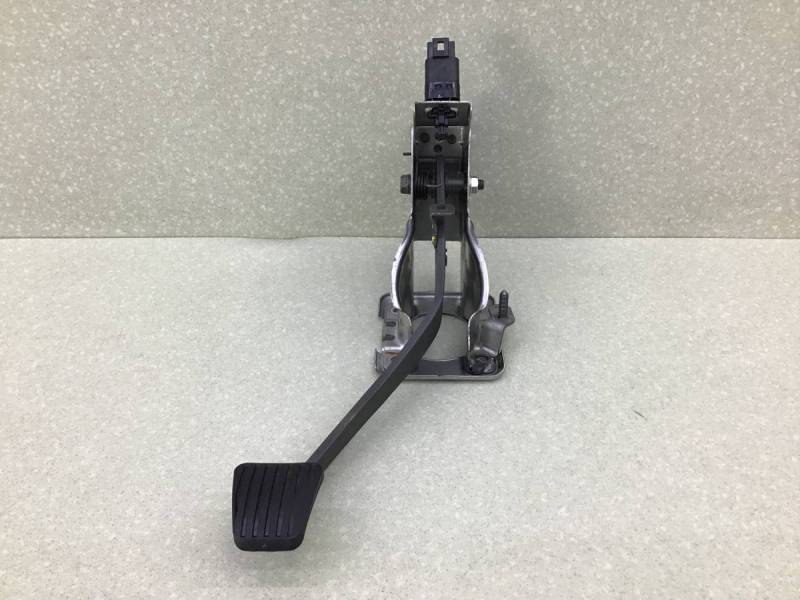Педаль тормоза Chevrolet Aveo T250 2005-2011 Педаль тормоза Chevrolet Aveo T250 2005-2011